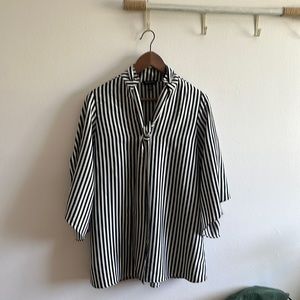 Kenneth Cole open sleeve striped dress shirt in small